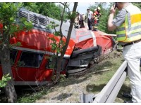 Bei einem Zugunglück in Süddeutschland sind drei Menschen ums Leben gekommen